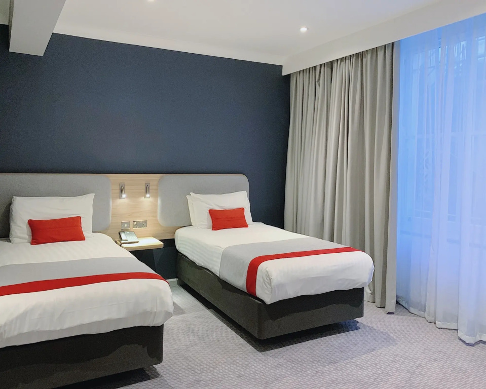Holiday Inn Express London Victoria by IHG
