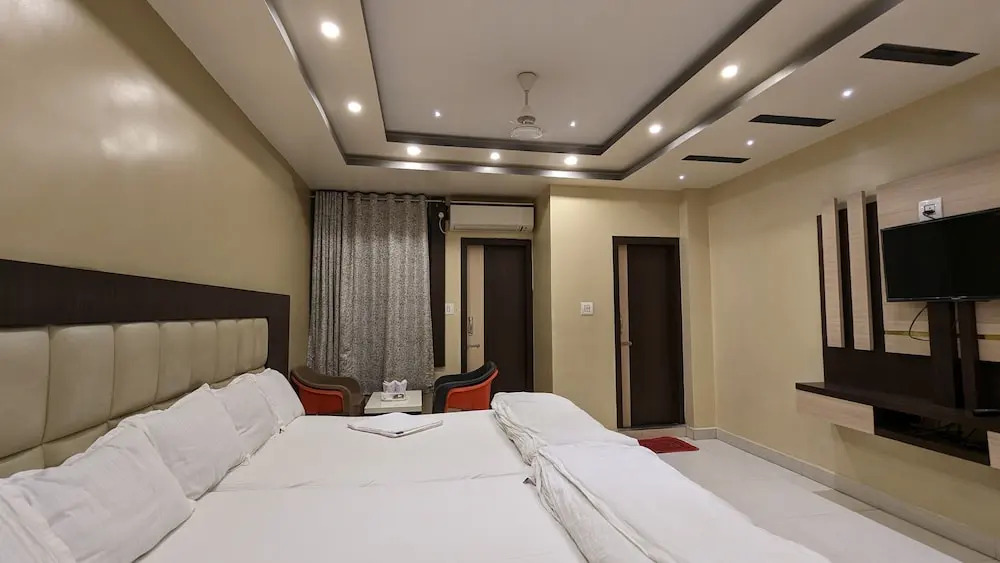 HOTEL BINAPANI Deluxe 1