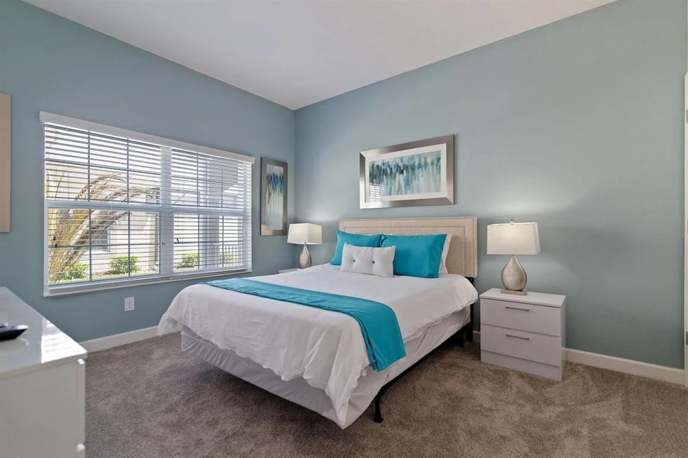 4BR 3BA Town Home in Storey Lake
