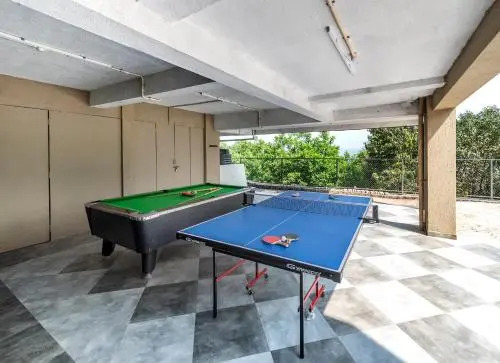 SaffronStays Falcon Hill, Lonavala - luxury villa with infinity pool near Lions Point