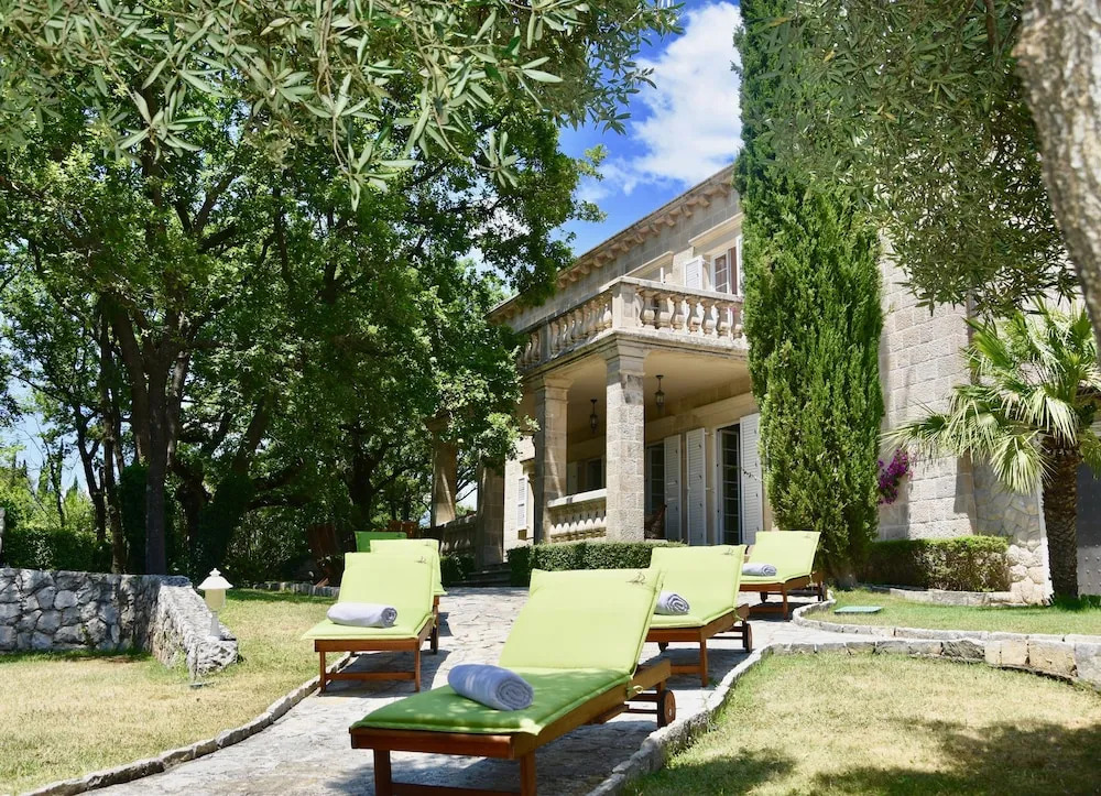 Garden Oasis Pool Villa