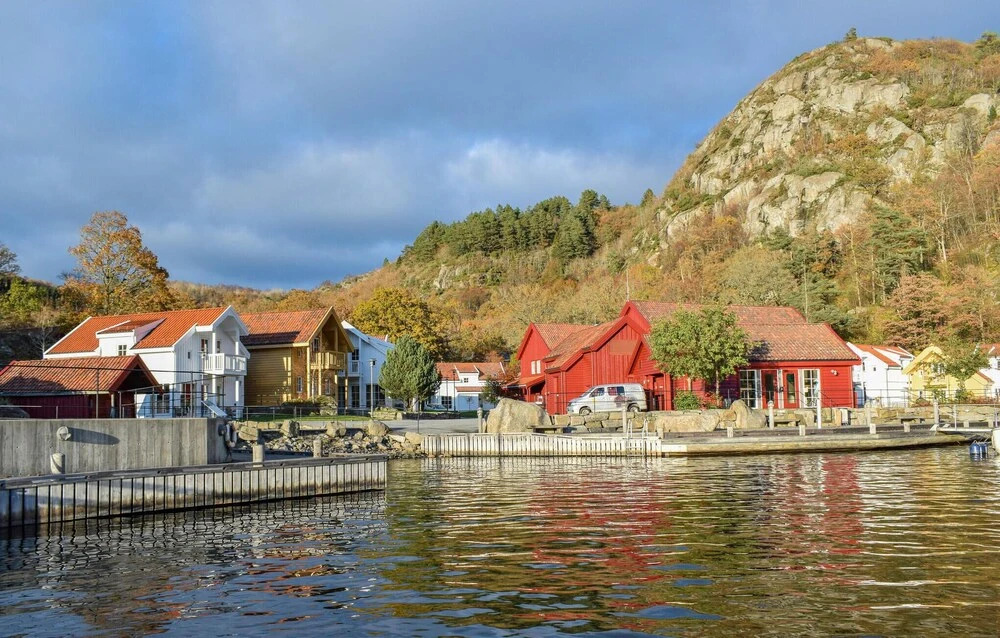 Beautiful Home in Farsund With 4 Bedrooms and Wifi