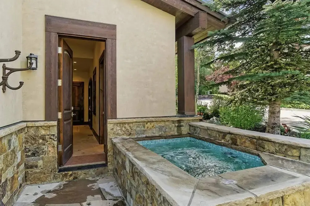 Fox Crossing Luxury Home