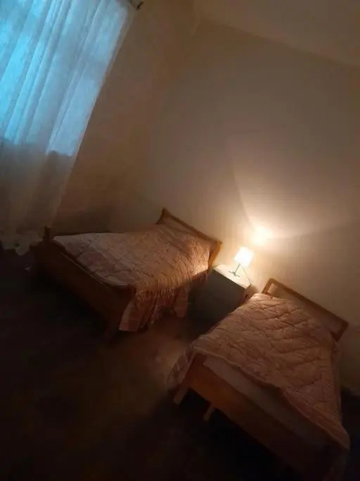 Cozy 2 bedrooms apartment in Jabal Lwebdeh