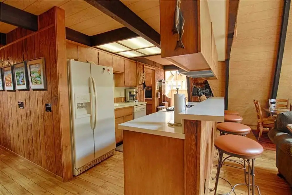 Large Deck and Bonus Room Plus Unique Features #146