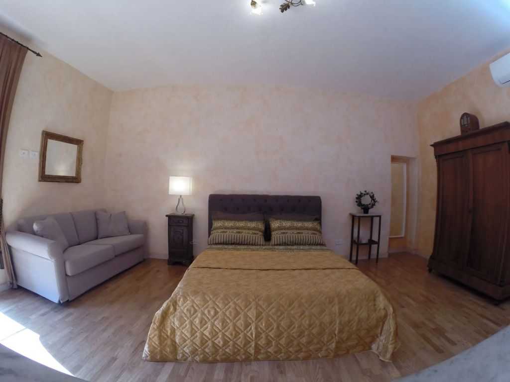 Pantheon Old Suite