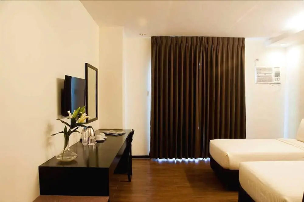 Piña Suites