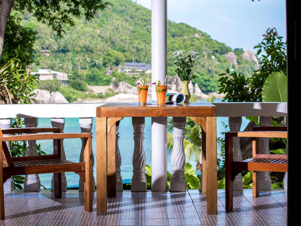 Crystal Bay Yacht Club Beach Resort