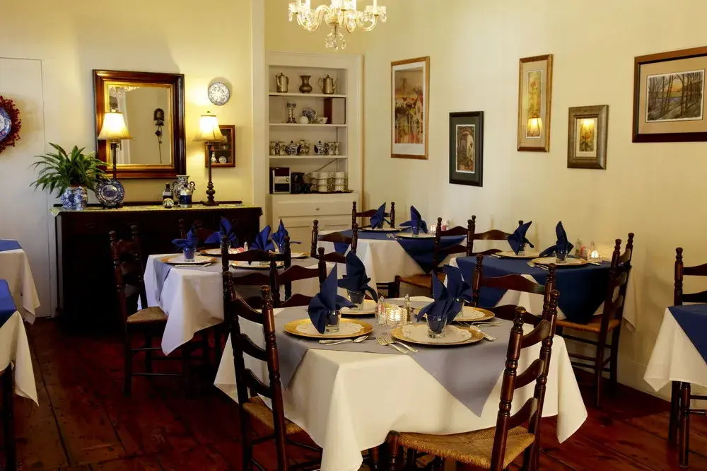Federal House Inn