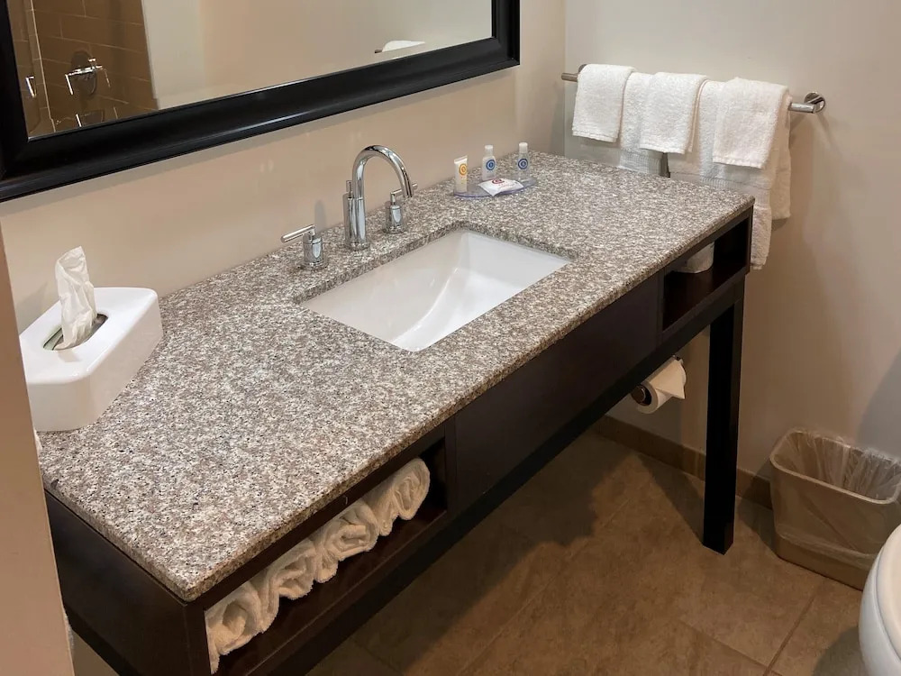 Cobblestone Hotel & Suites Connellsville