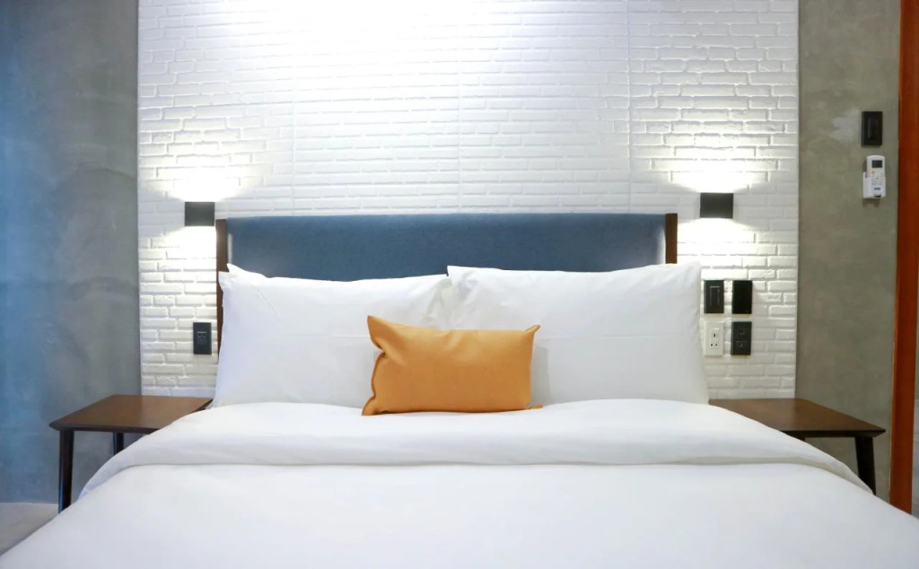 Upper Story Serviced Apartments