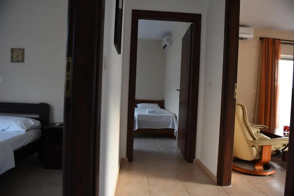 Antonis Apts, Physio Fitness Retreats