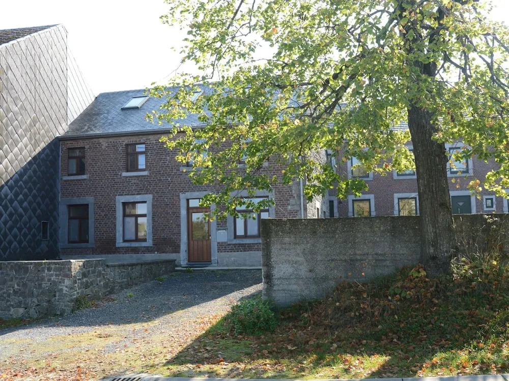 Holiday Home in Izier With Roofed Terrace, Garden, Parking