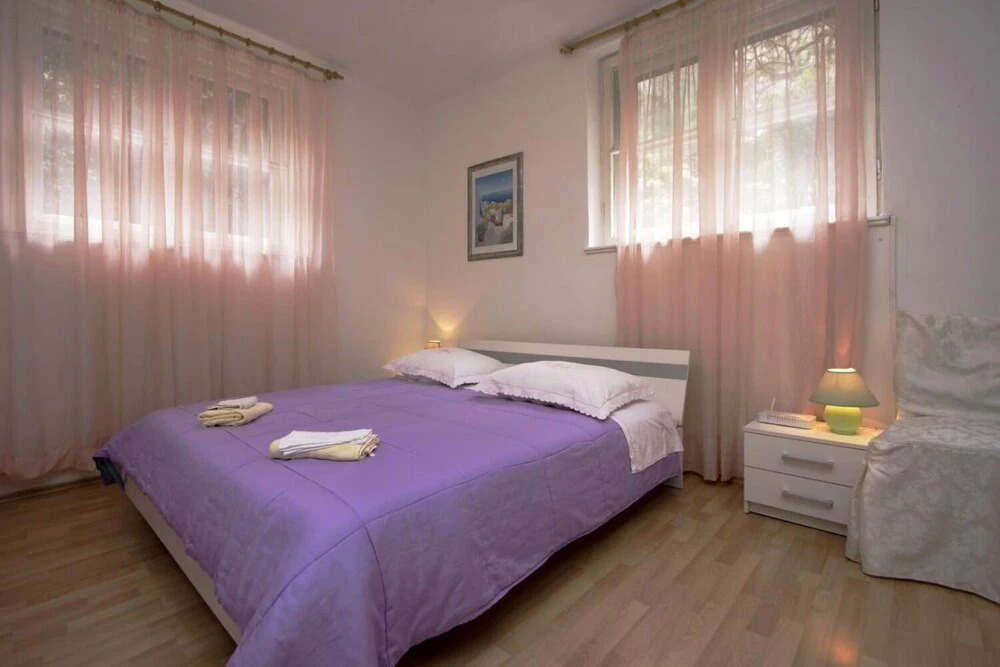 Brane - Great Location & Garden Terrace - A1