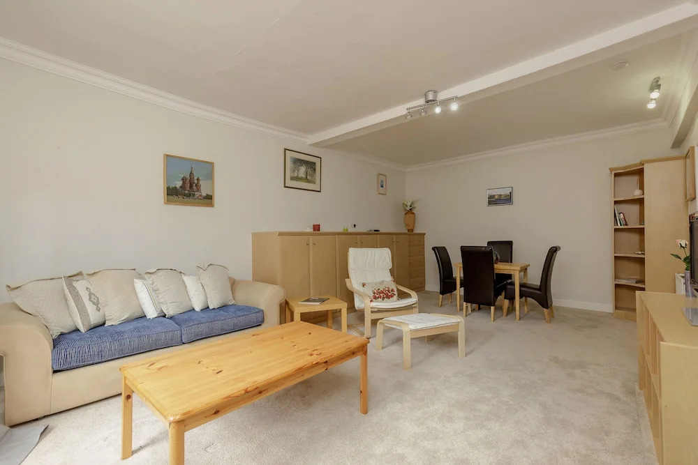 Classic Main Door Entry 2-bedroom New Town Apartment with Garden
