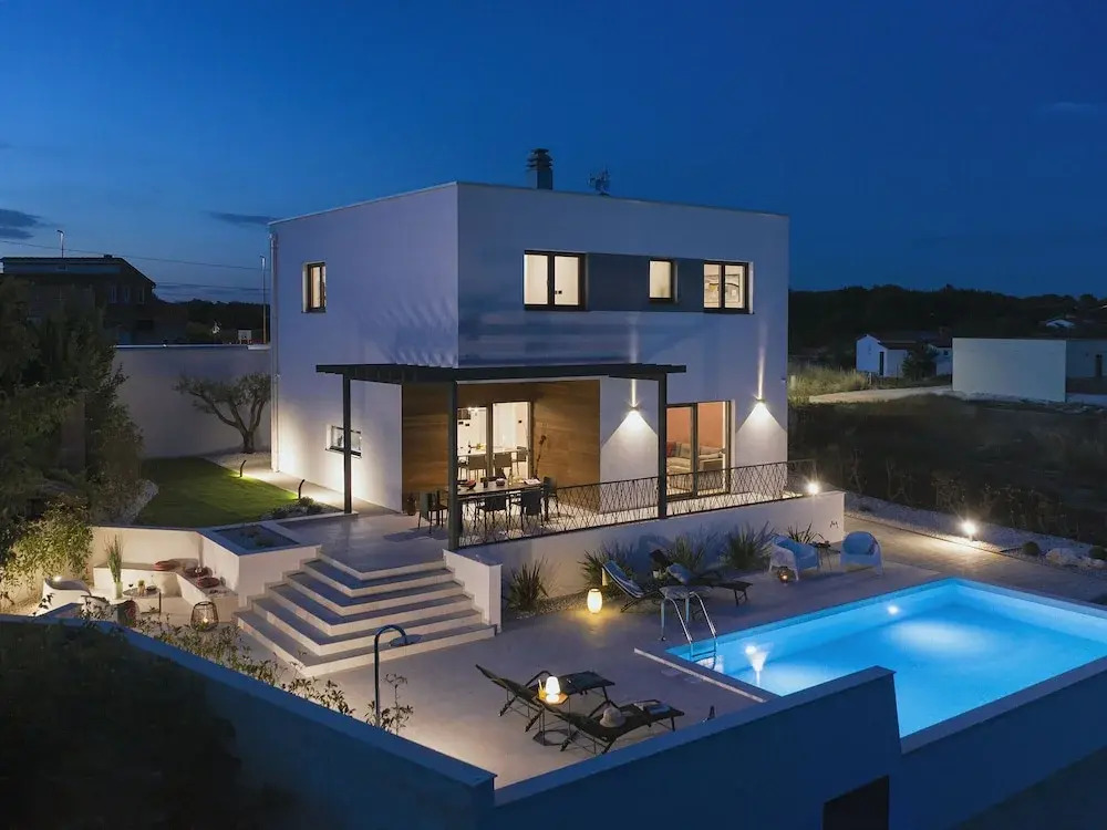 Villa Pomer with a private Swimming pool near the Sea