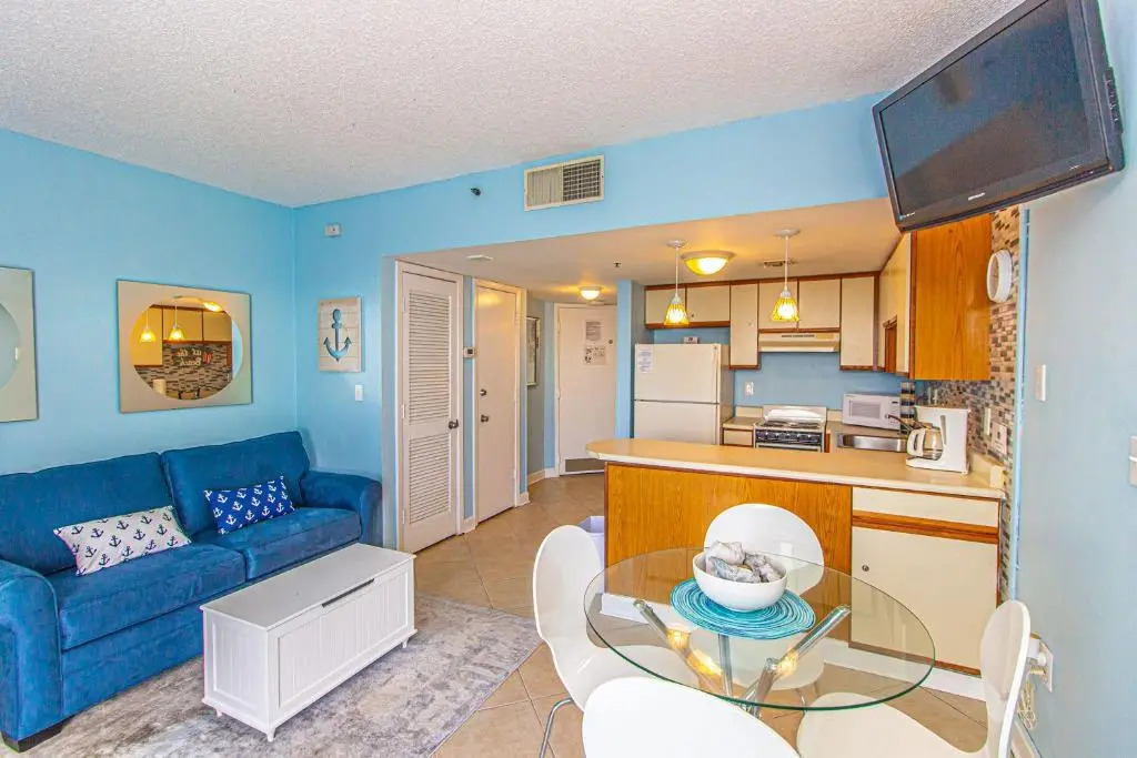Ocean View Studio with Great Views! Palace Resort 1605