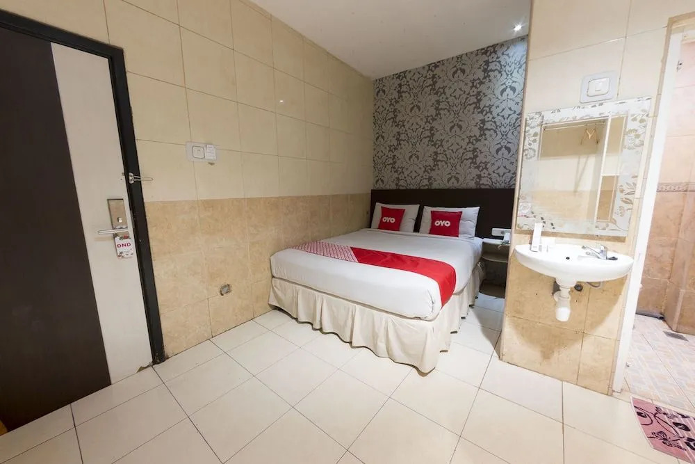 OYO 1702 Harmoni Inn Makassar