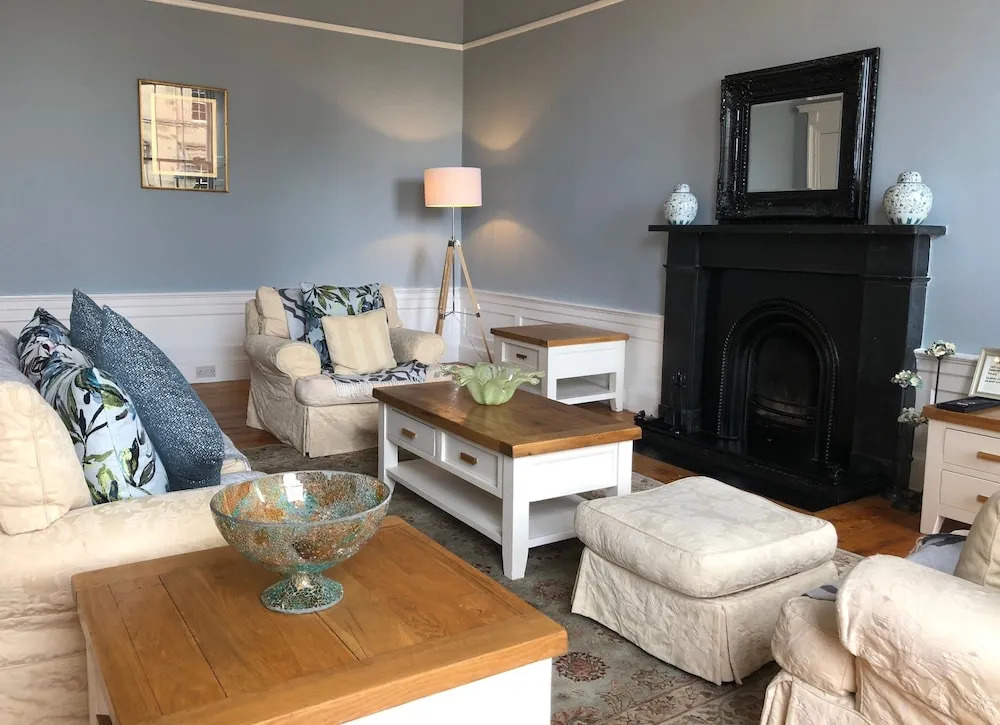 4 Bedroom Georgian Flat In New Town