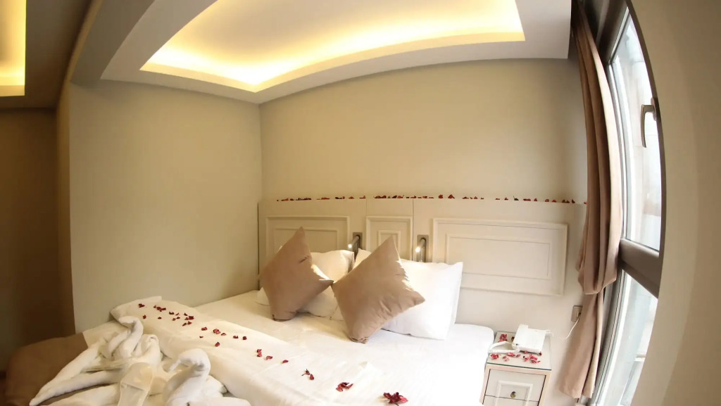 X-NELLYİ HOTEL