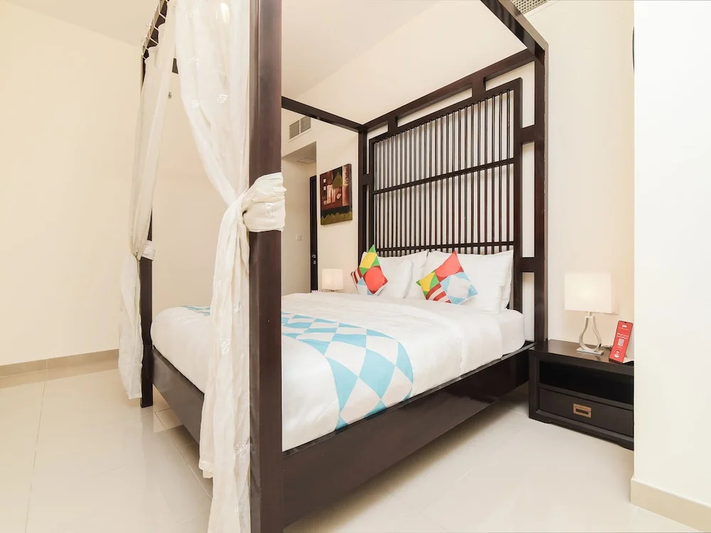 OYO 243 Home Marina Suites 1BR
