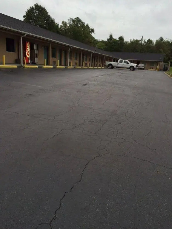 Deluxe Motel