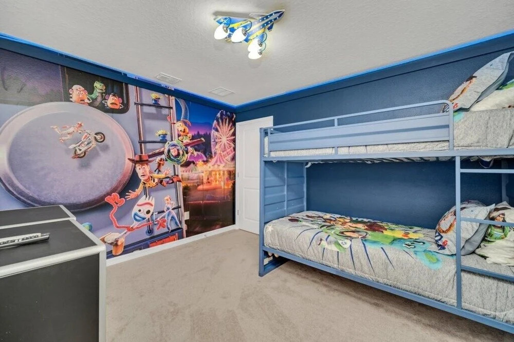 Phillips 8Bed Family Friendly Retreat