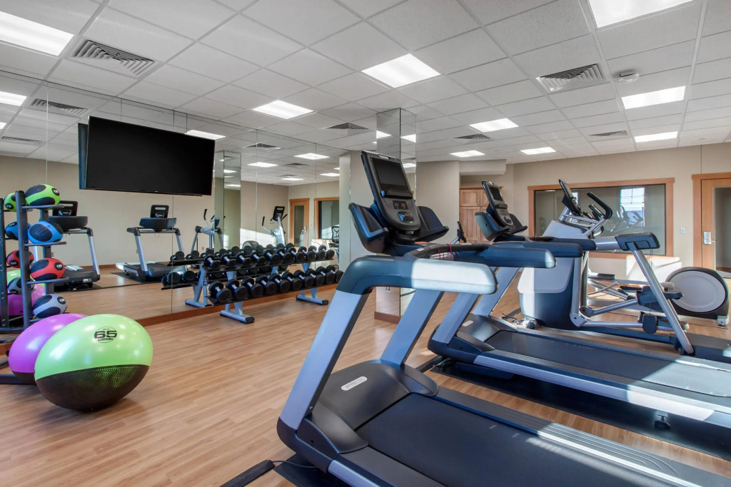 Norfolk Lodge & Suites, an Ascend Collection Hotel