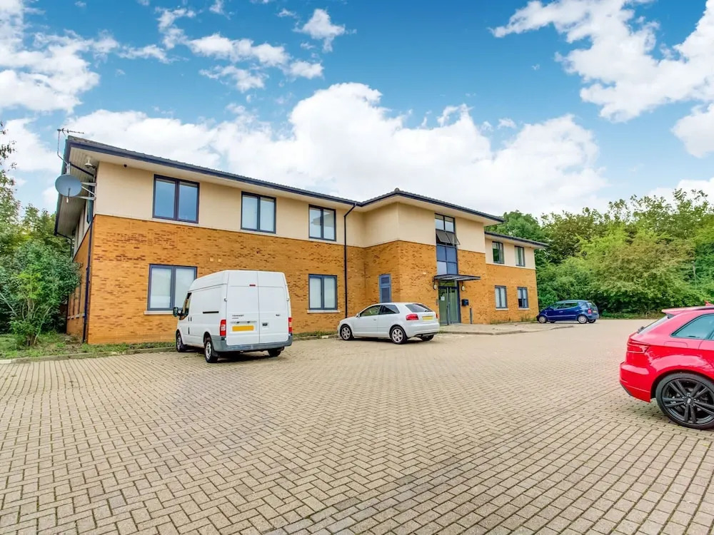 Simplistic Apartment in Milton Keynes near Willen Lake