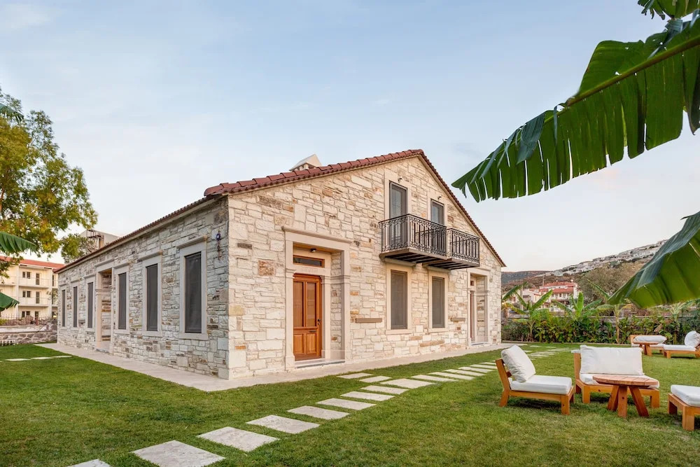 Navalia Hotel