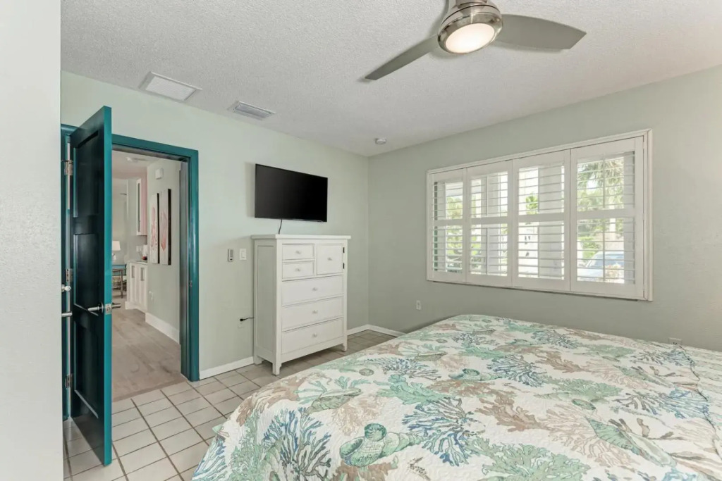 Sea La Vie - 205 - 55th