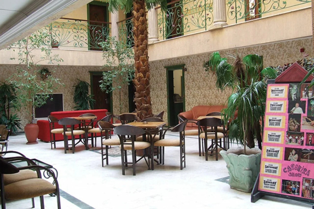 Maxwell Holiday Club