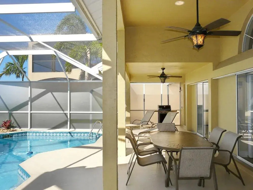 Waterfront Home With Spectacular View, Pool and spa