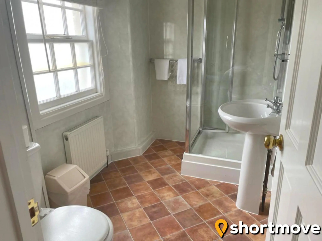 SHORTMOVE | Sleep 7, Self contained, Wifi, Kitchen