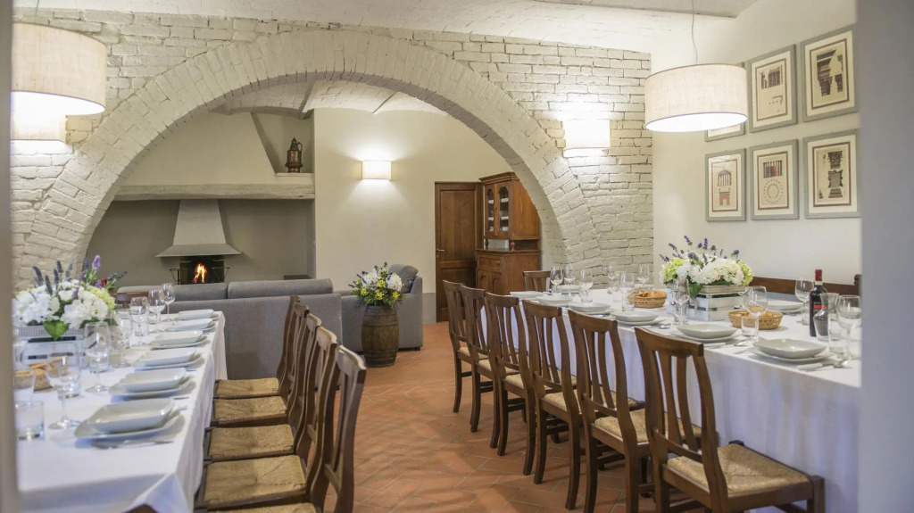 Le Caselle 26, Emma Villas