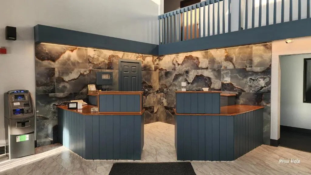 The Oasis Hotel & Bar