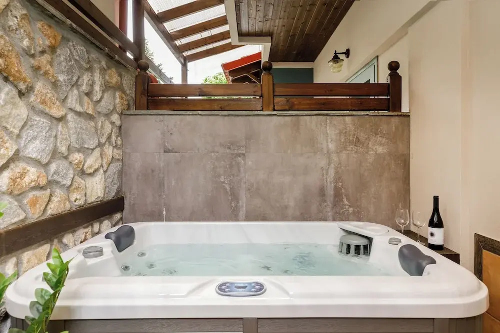 Meydani Suites