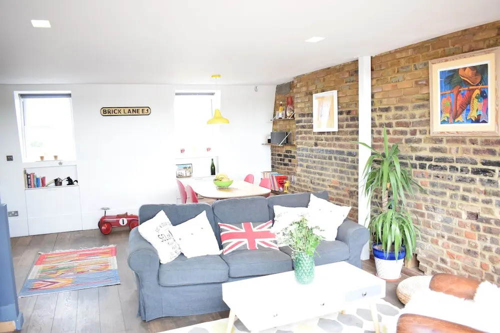 2 Bedroom Rooftop Flat In Central London