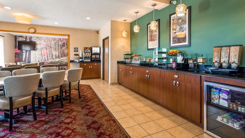 Best Western Plus Howe Inn