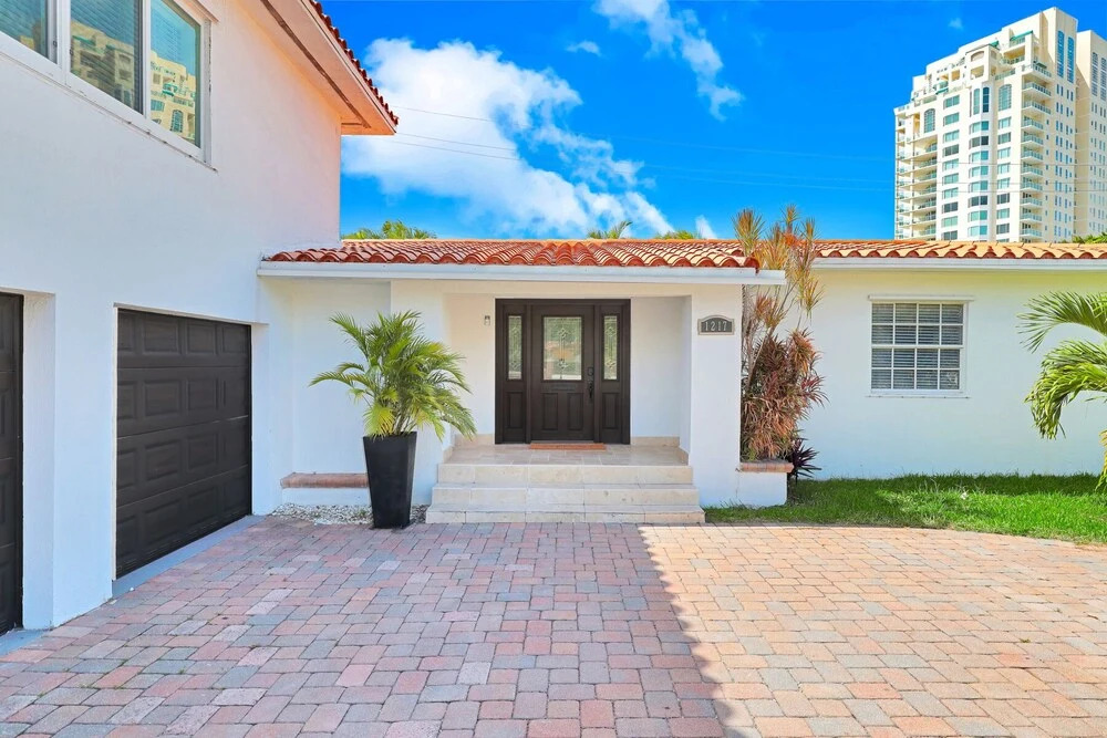Family-Friendly Beach House, Steps to Beach