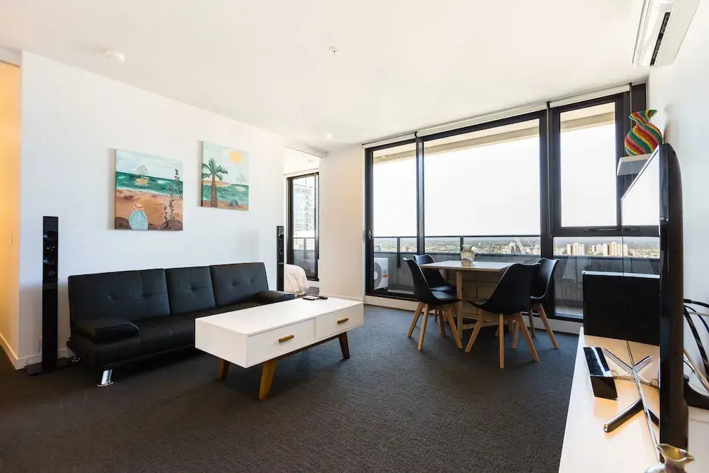 SANTERI, 2BDR Melbourne Apartment