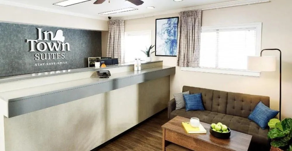Intown Suites Extended Stay West Palm Beach FL - Military Trail Rd