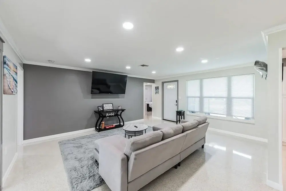 4544 Auburn Ave