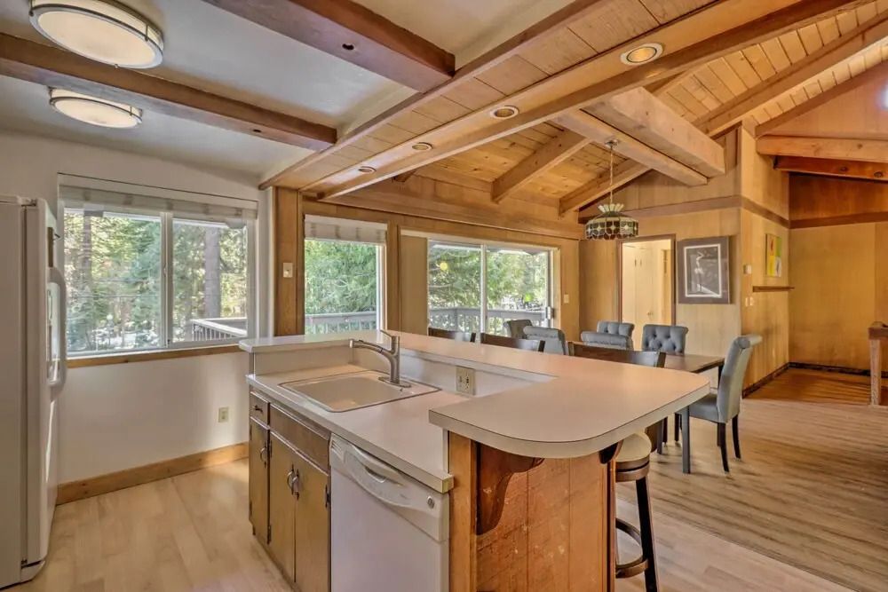 Ski and Soak Hot Tub Haven in Tahoe City!