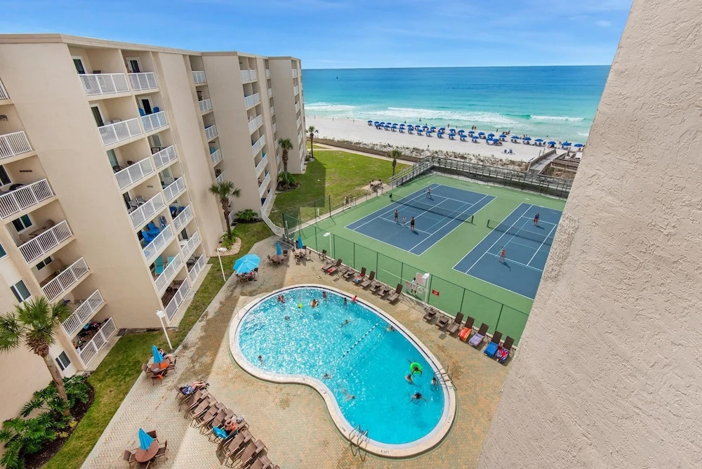 Holiday Surf and Racquet Club 710
