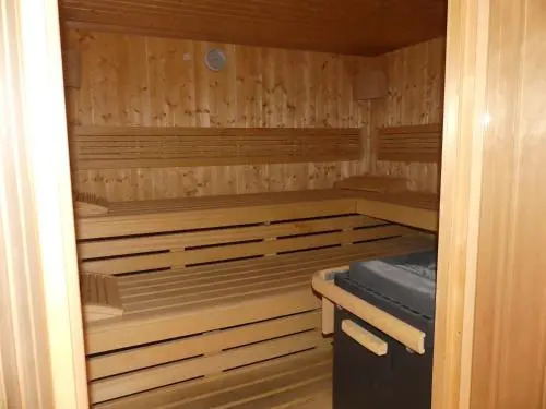 strandnahe FeWo mit Dachterrasse und Meerblick, Strandhaus Seeblick, Binz