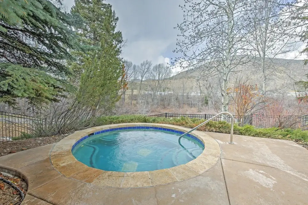 Cozy Avon Retreat w/ Private Deck & Pool Access!