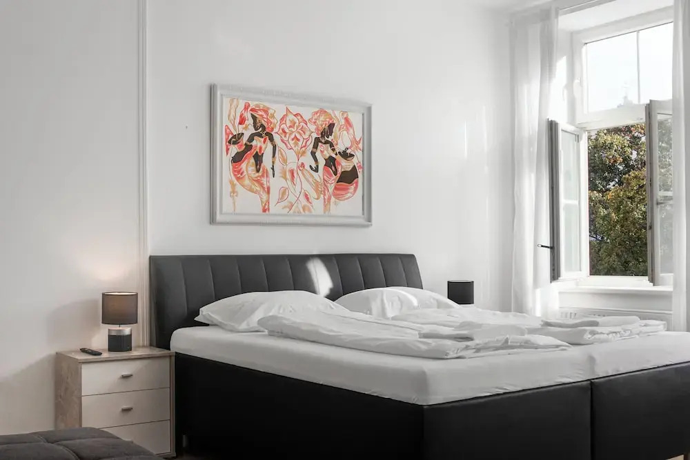 Spacious 7BR Apartment Hauptbahnhof