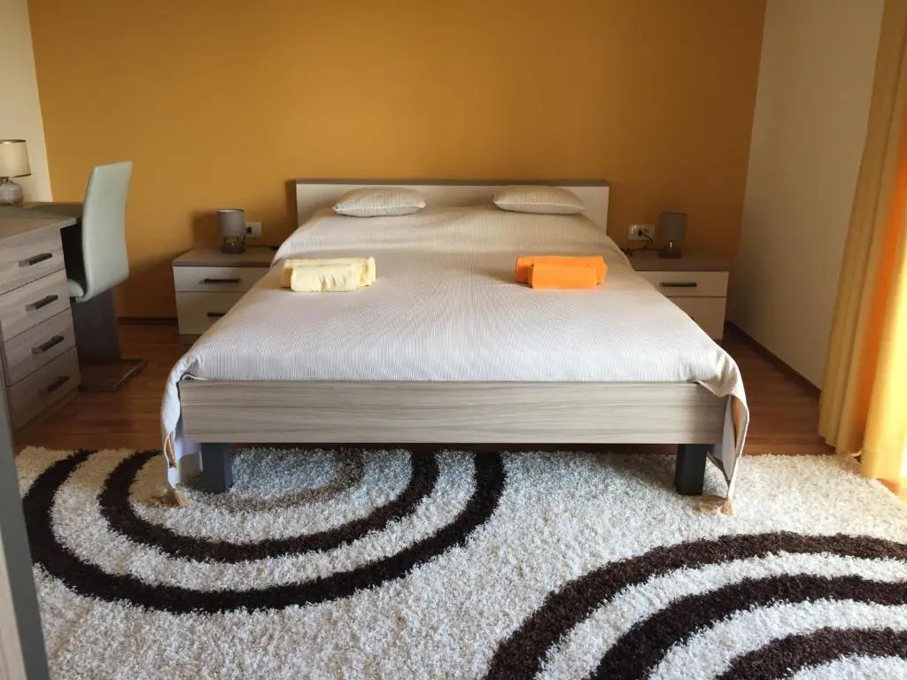 Apartments & Rooms Marina