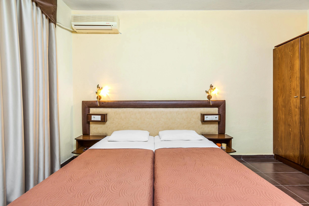 Elinotel Polis Hotel